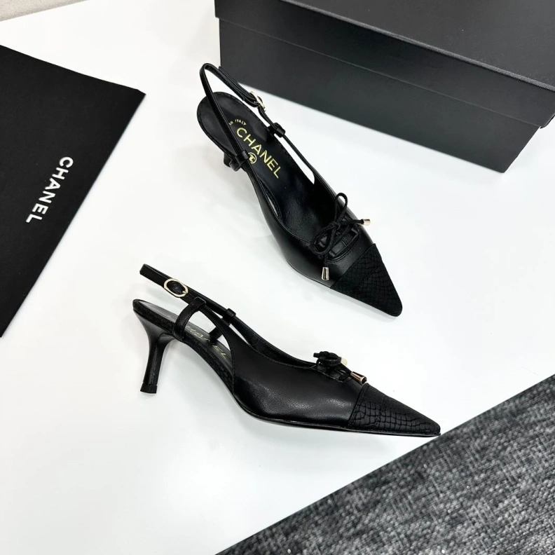 Classic Chxnxl Sandals 120507
