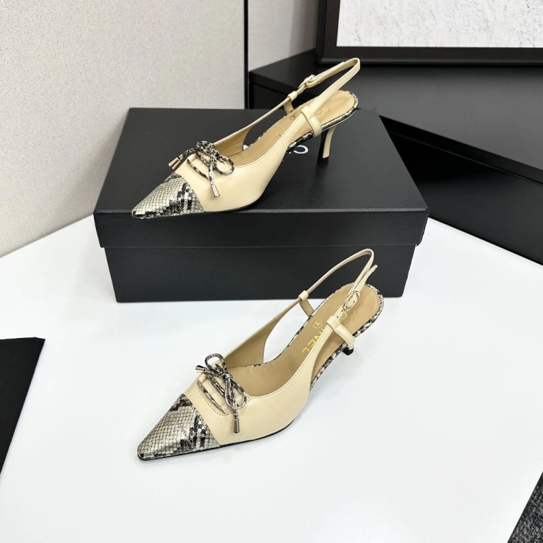 Versatile Chxnxl Sandals 120506