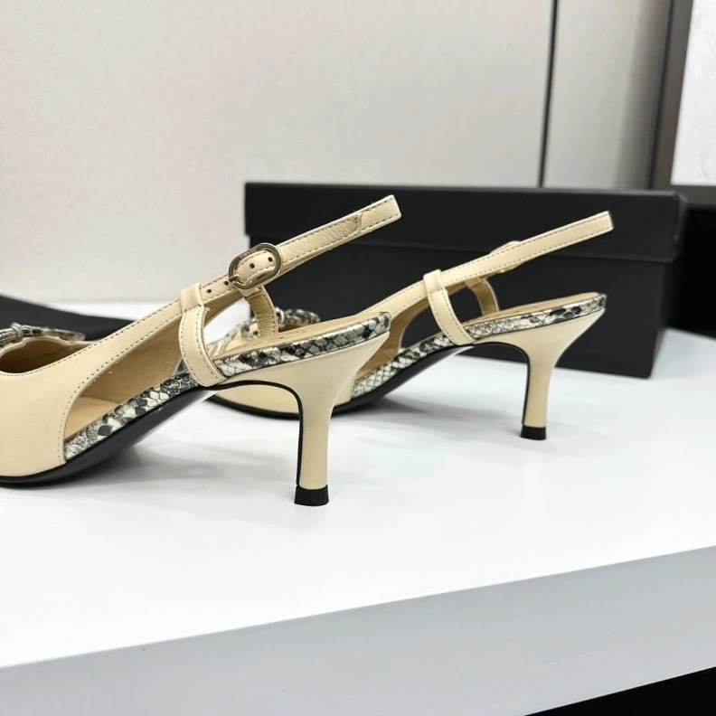Versatile Chxnxl Sandals 120506