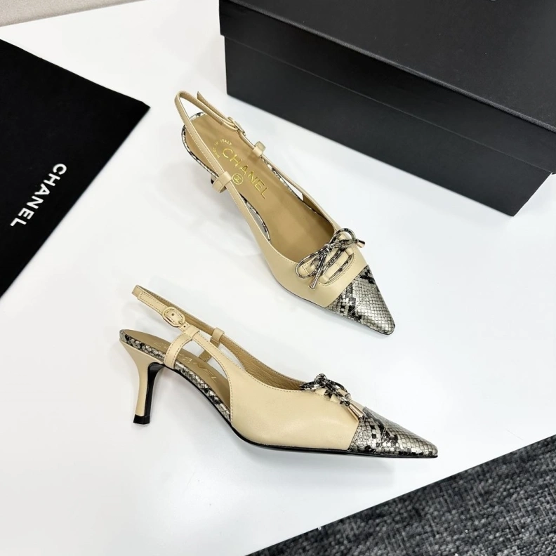 Versatile Chxnxl Sandals 120506