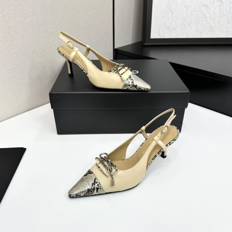 Versatile Chxnxl Sandals 120506