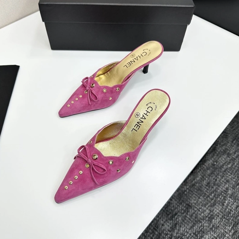 EasyMatch Chxnxl Slippers 119912