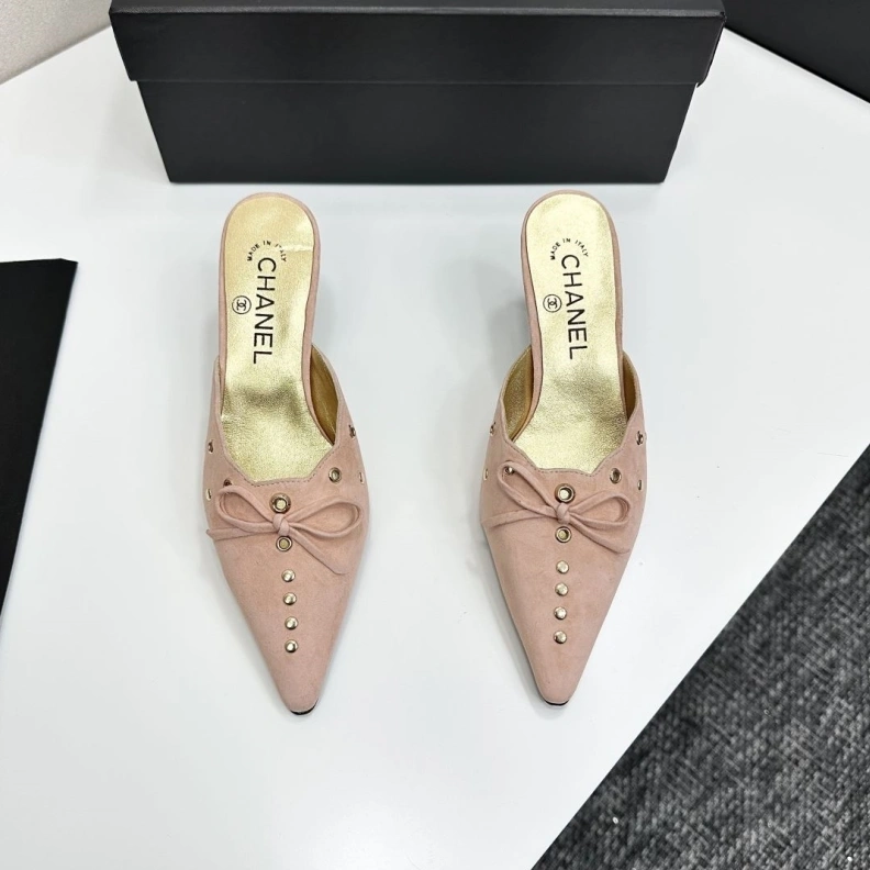 Versatile Chxnxl Sandals 120501