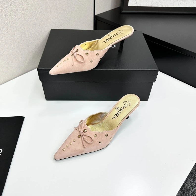 Versatile Chxnxl Sandals 120501