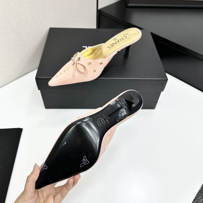 Versatile Chxnxl Sandals 120501