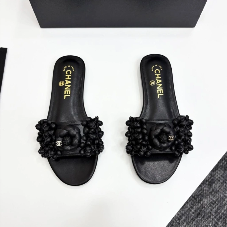 Reliable Chxnxl Slippers 119908