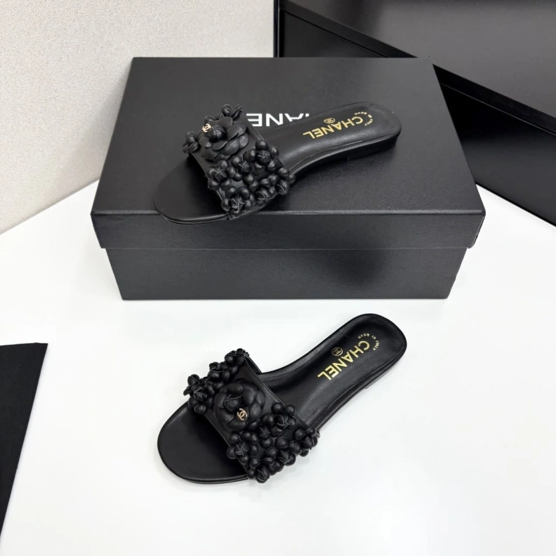 Reliable Chxnxl Slippers 119908