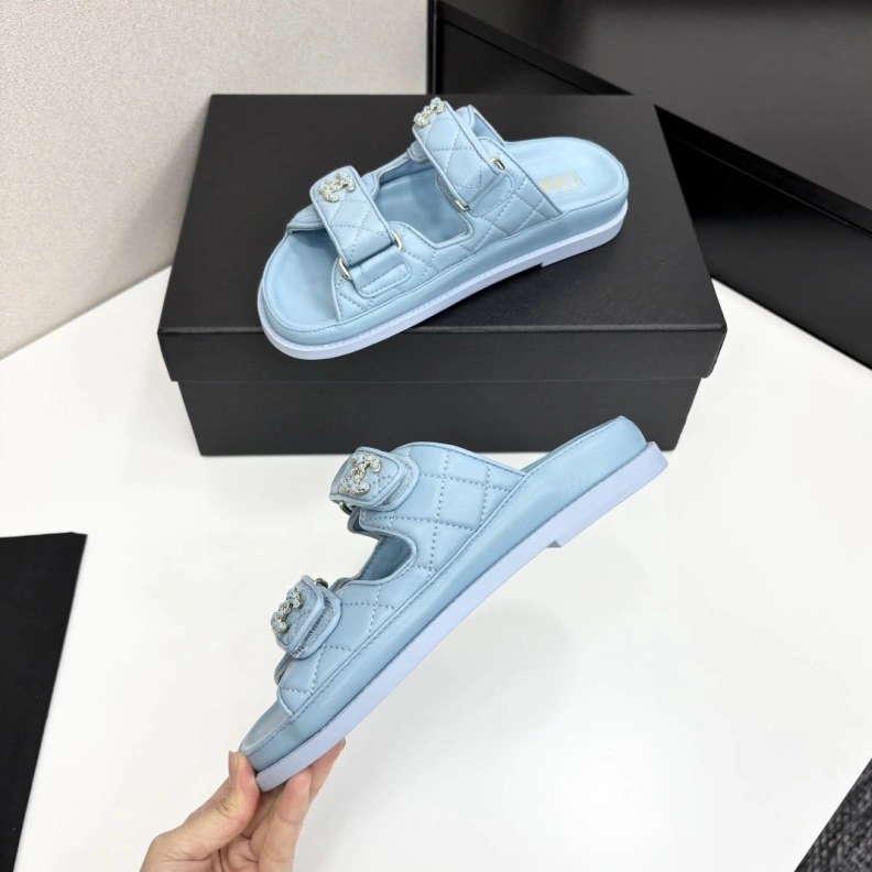Flexible Chxnxl Slippers 119872