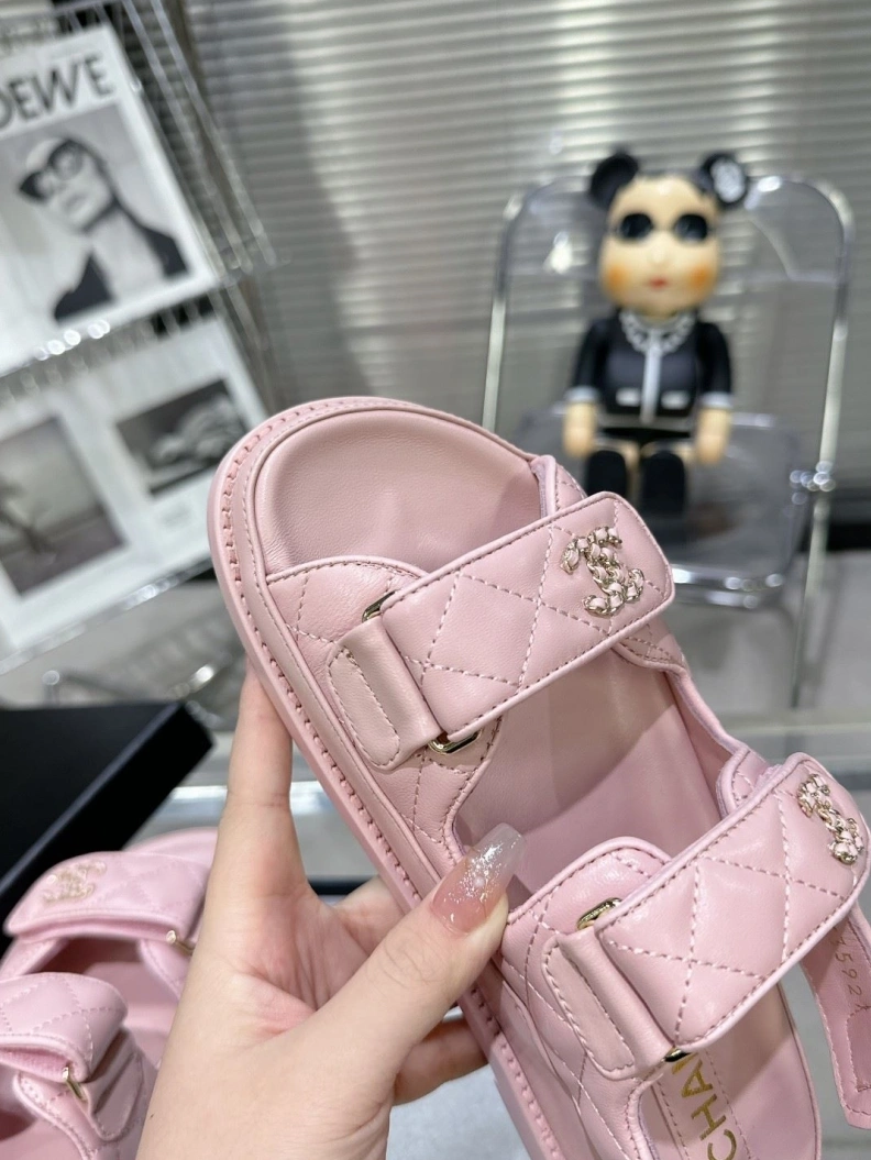 Cozy Chxnxl Sandals 120486