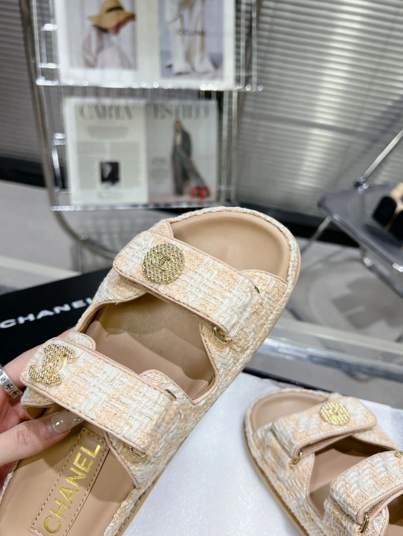 EyeCatching Chxnxl Sandals 120477
