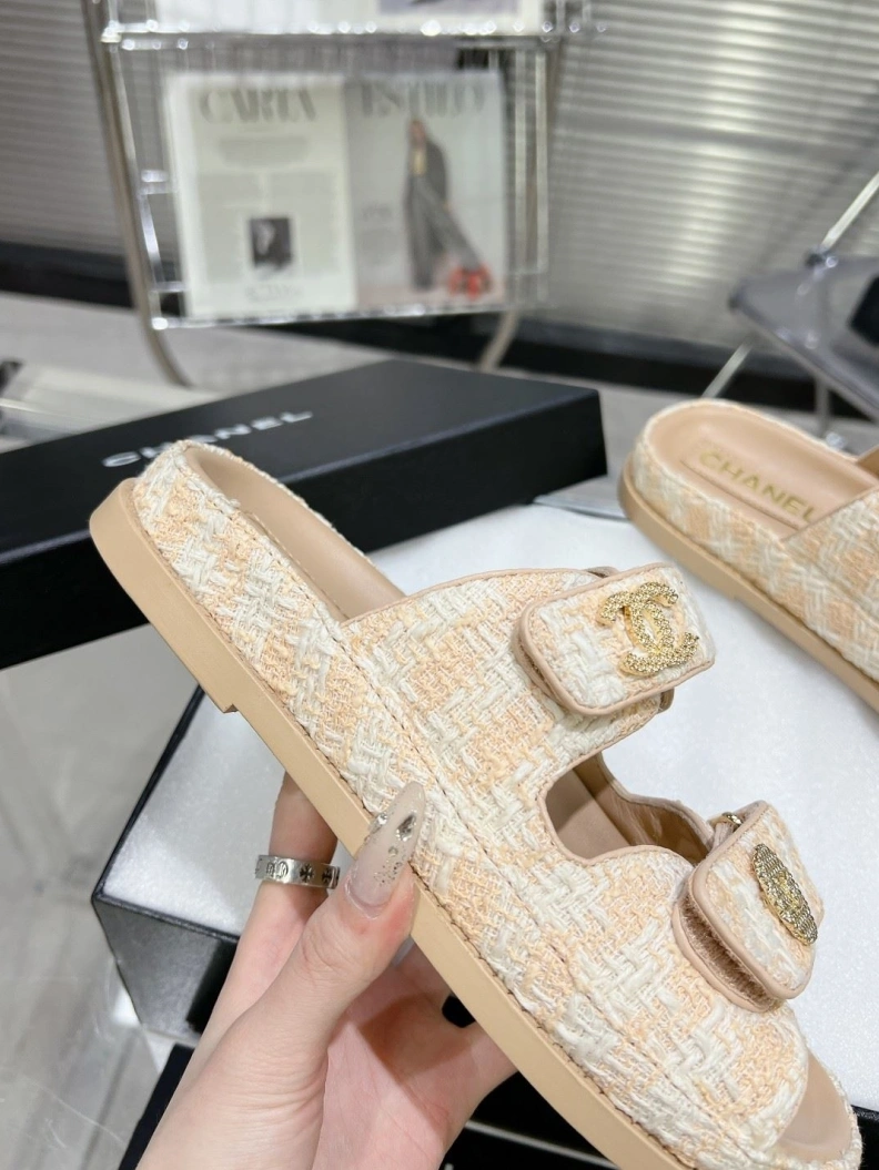 EyeCatching Chxnxl Sandals 120477