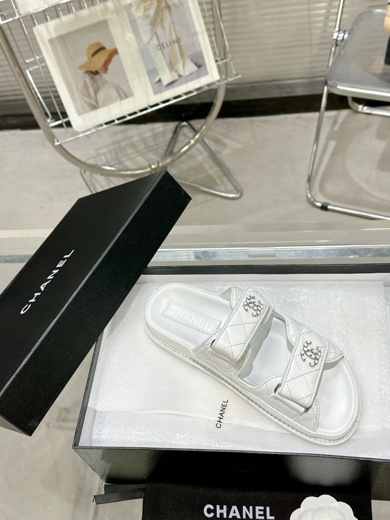 Trendy Chxnxl Sandals 120440