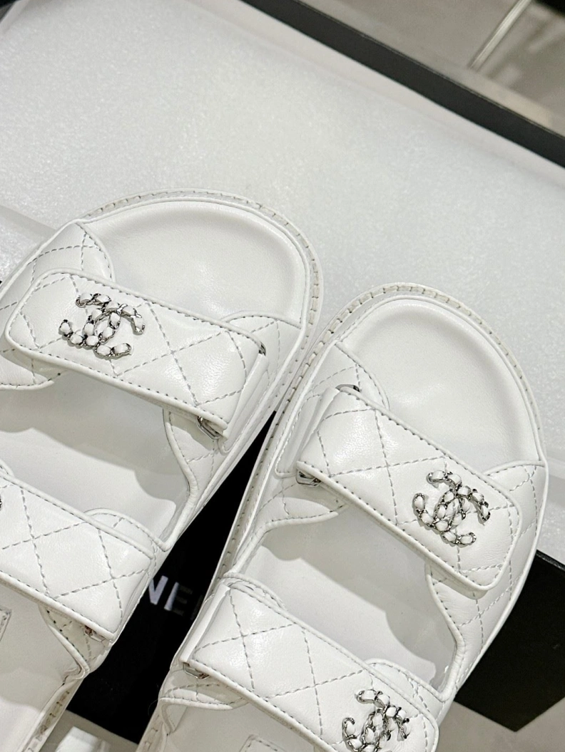 Trendy Chxnxl Sandals 120440