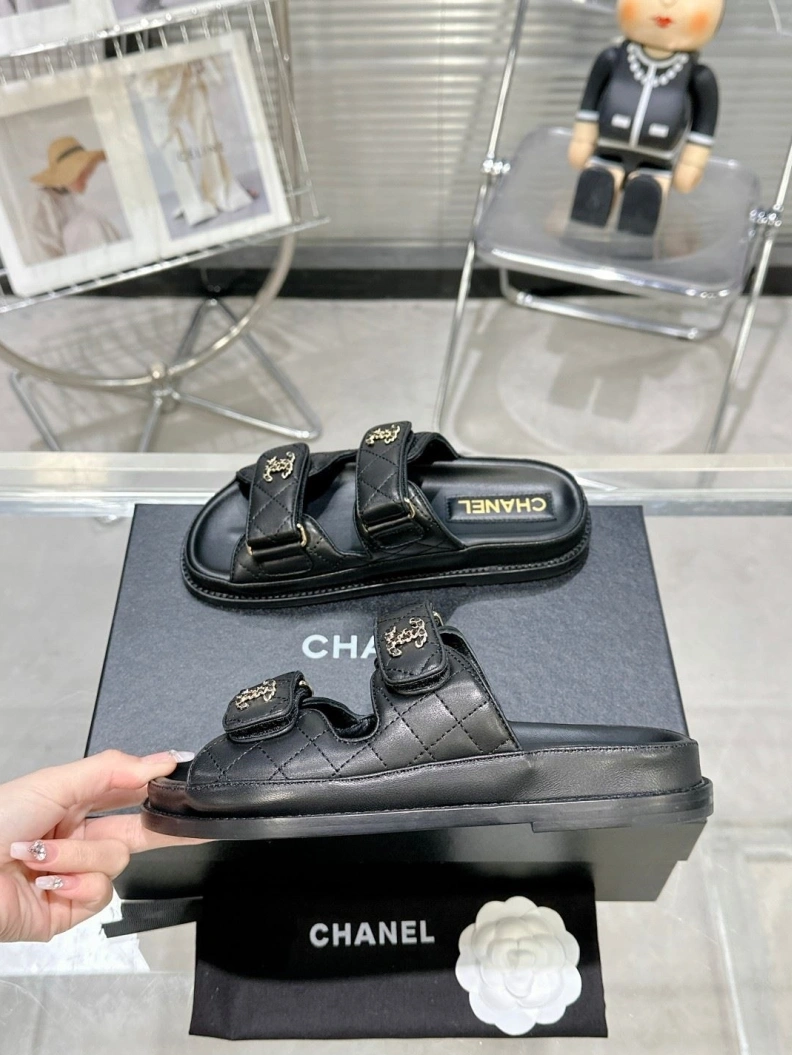 Stylish Chxnxl Sandals 120441