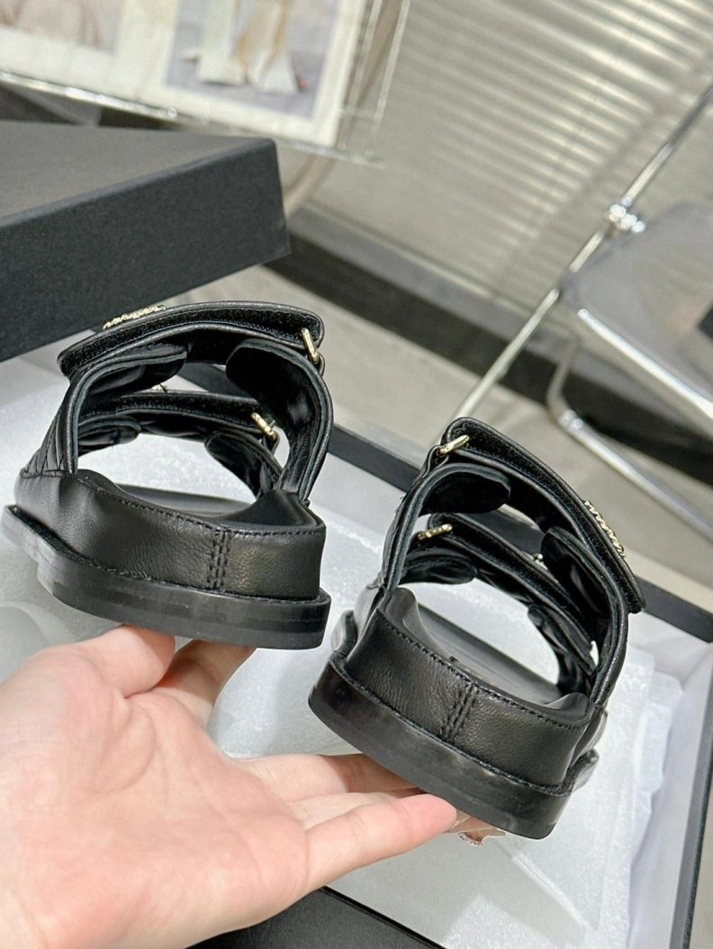 Stylish Chxnxl Sandals 120441