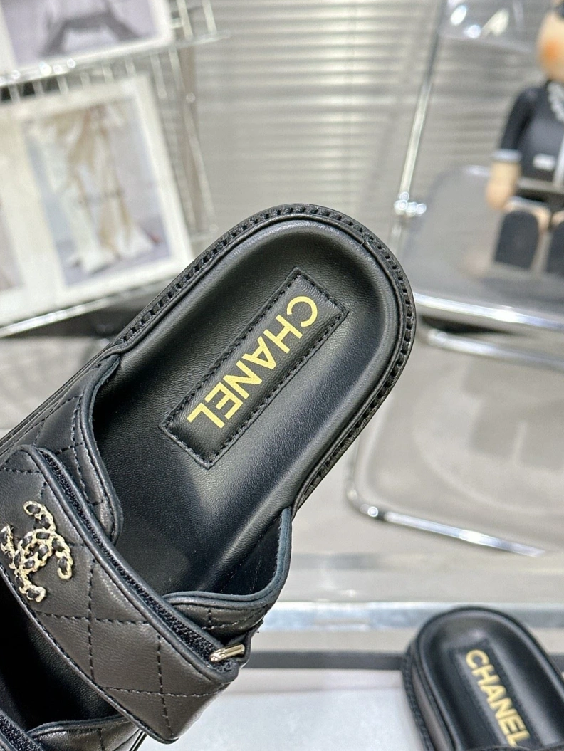 Stylish Chxnxl Sandals 120441