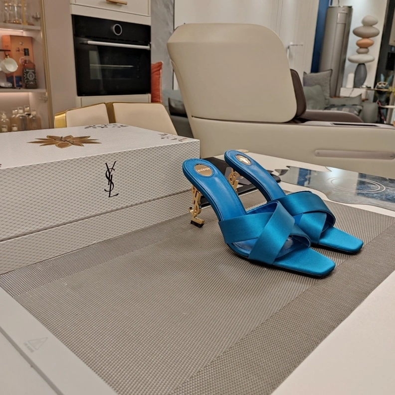 Sleek Gxccx Slippers 157398