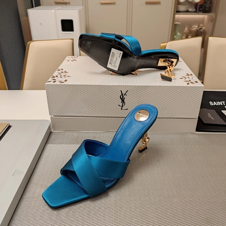 Sleek Gxccx Slippers 157398