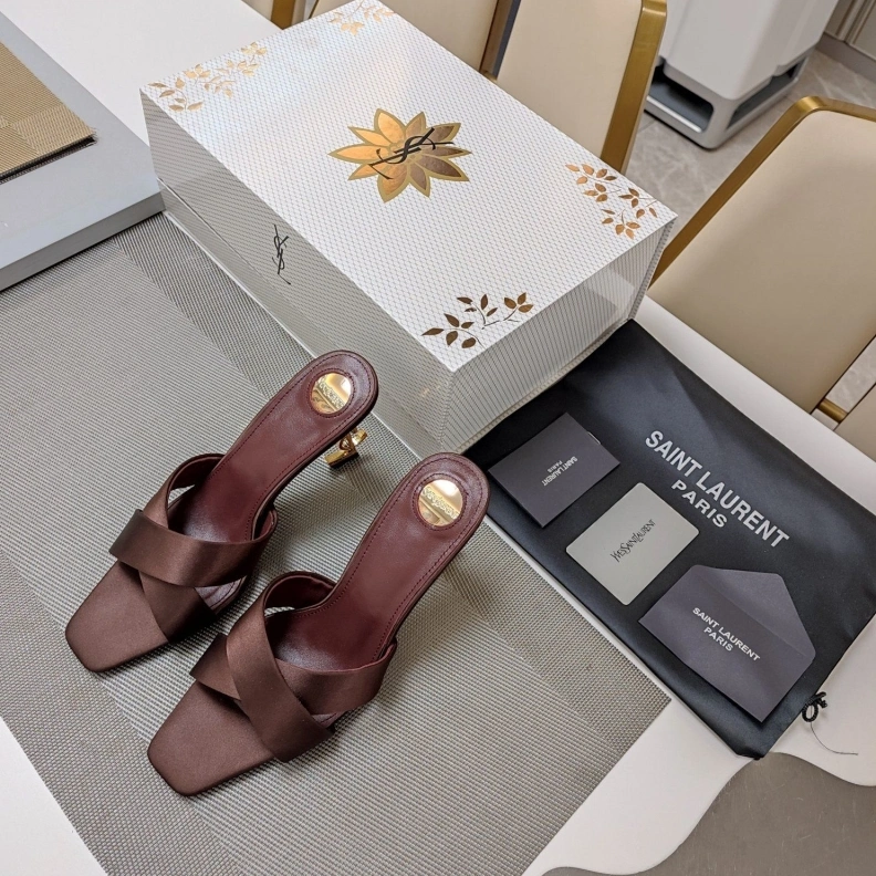 Elegant Gxccx Slippers 157386