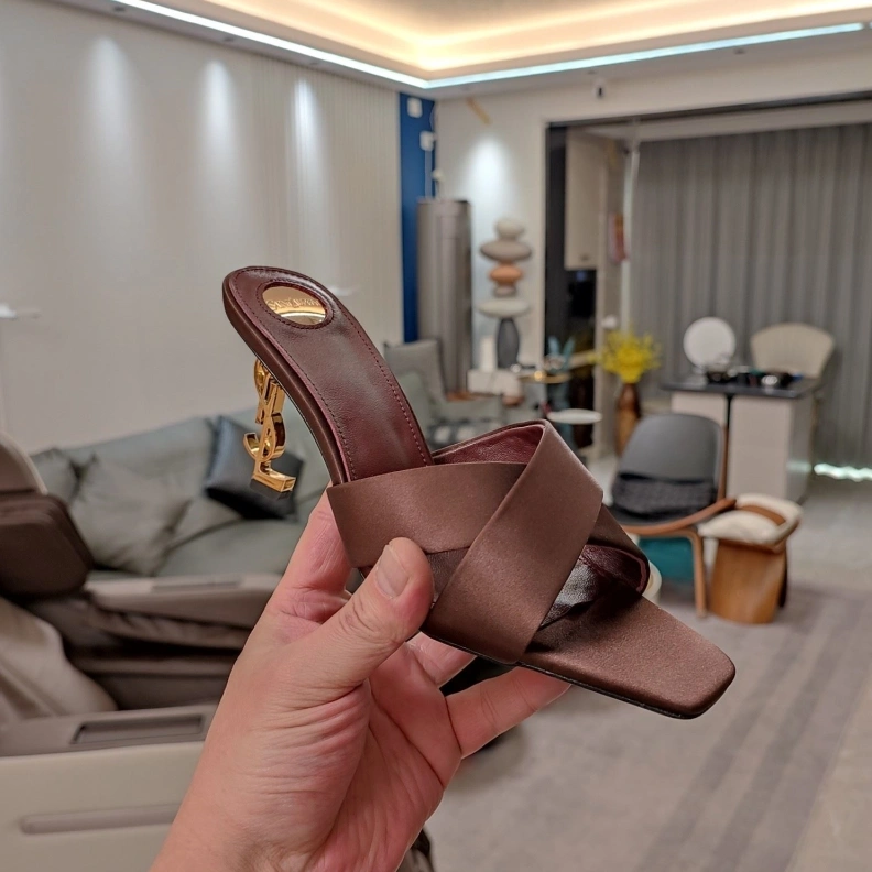 Elegant Gxccx Slippers 157386