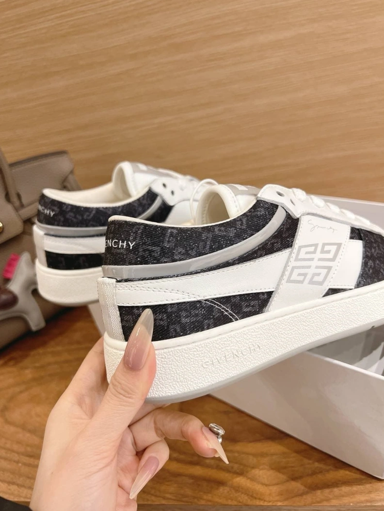 Gxvxnchy Sneakers StreetReady 152820