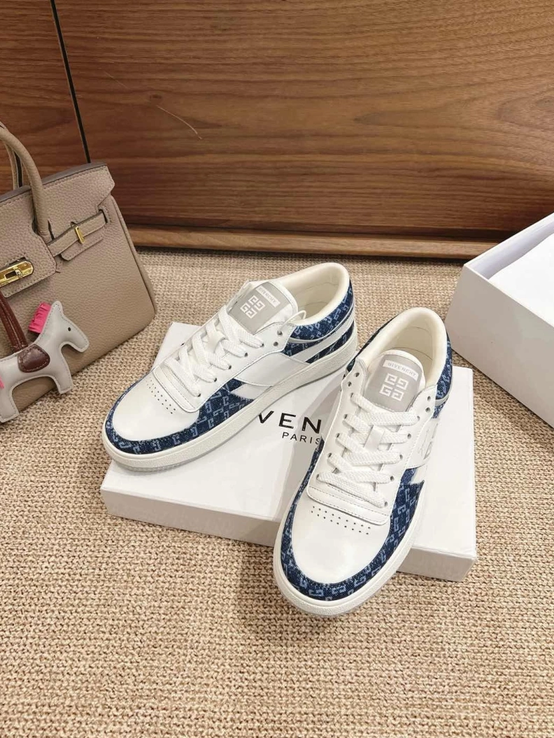 Versatile Gxvxnchy Sneakers 152825