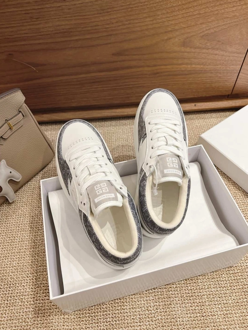 Gxvxnchy Sneakers Fashionable 152816