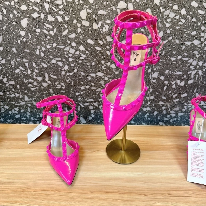 NewStyle Vxlxntino Sandals 229725