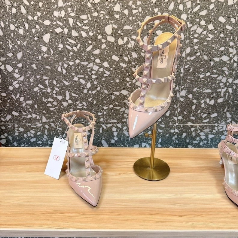 Durable Vxlxntino Sandals 229718