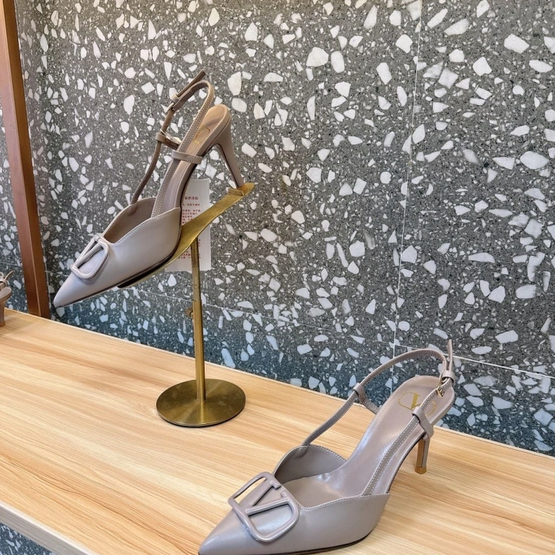 Efficient Vxlxntino Sandals 229711