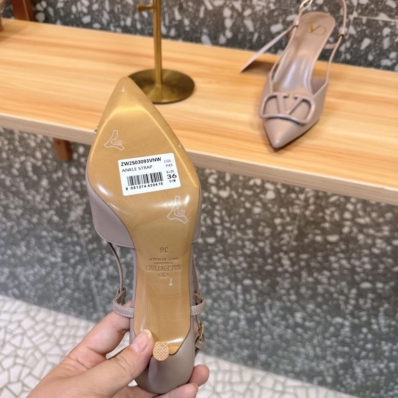 Efficient Vxlxntino Sandals 229711