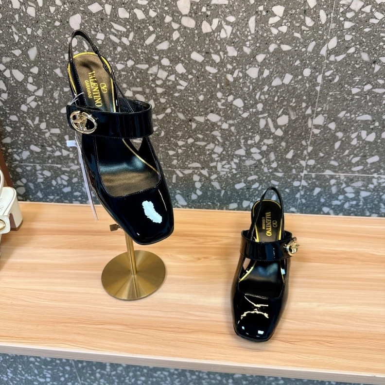 Affordable Vxlxntino Sandals 229692