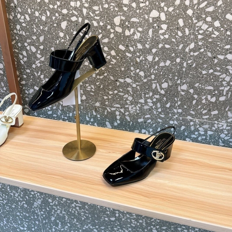 Affordable Vxlxntino Sandals 229692