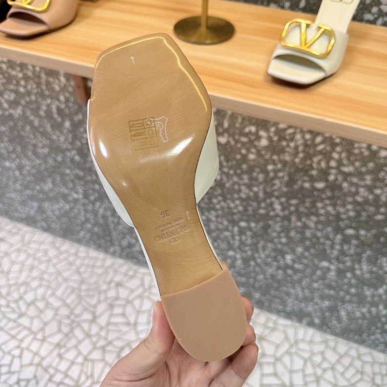 HighQuality Vxlxntino Sandals 229687