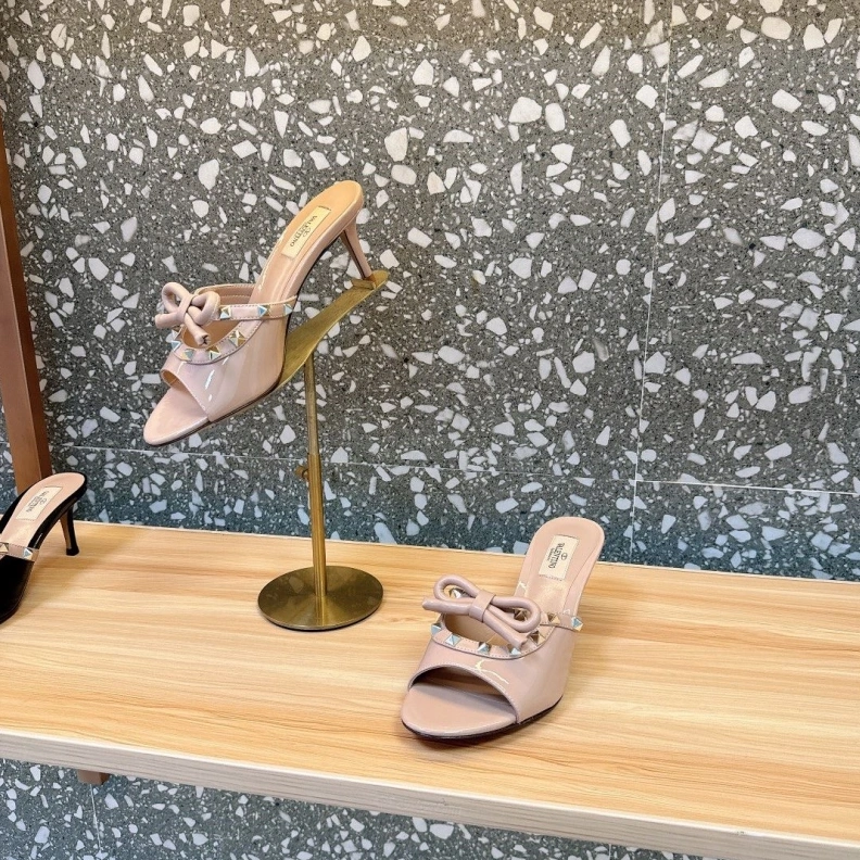 NewStyle Vxlxntino Sandals 229673