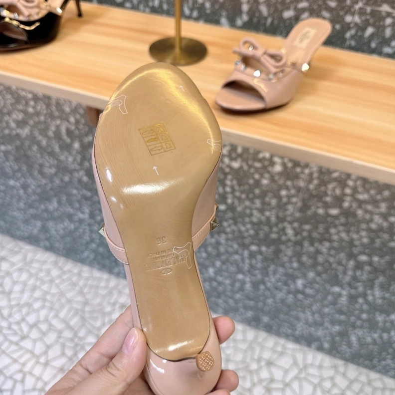 NewStyle Vxlxntino Sandals 229673