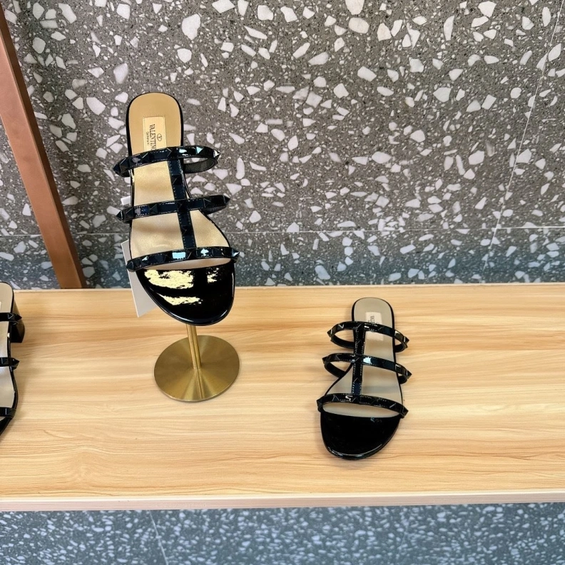 Minimalist Vxlxntino Sandals 229665