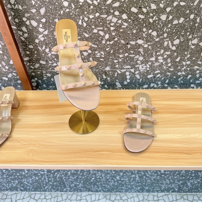Efficient Vxlxntino Sandals 229671