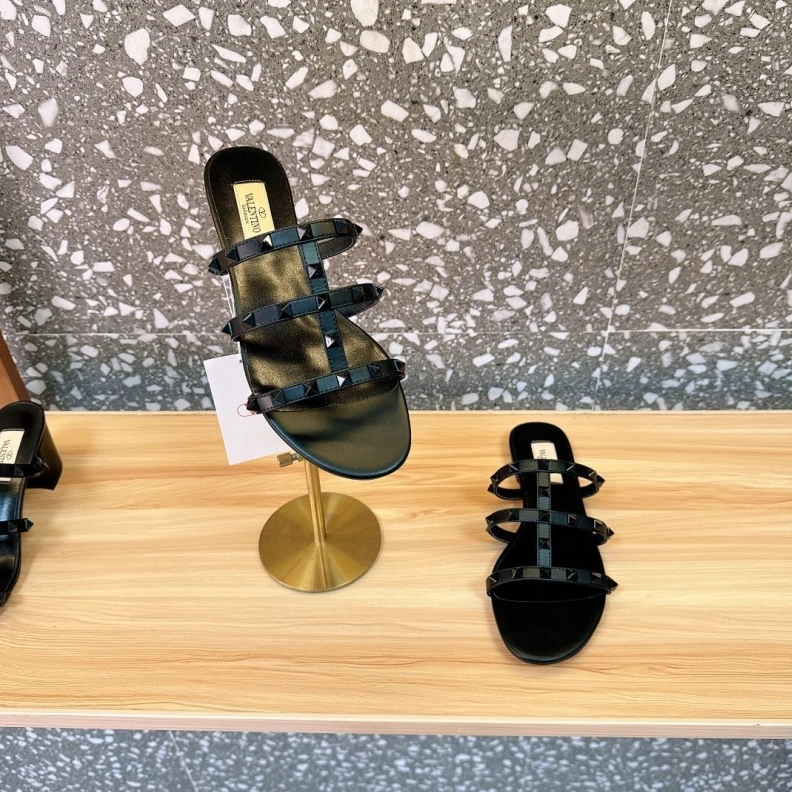 Bold Vxlxntino Sandals 229675