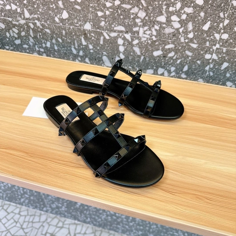 Bold Vxlxntino Sandals 229675
