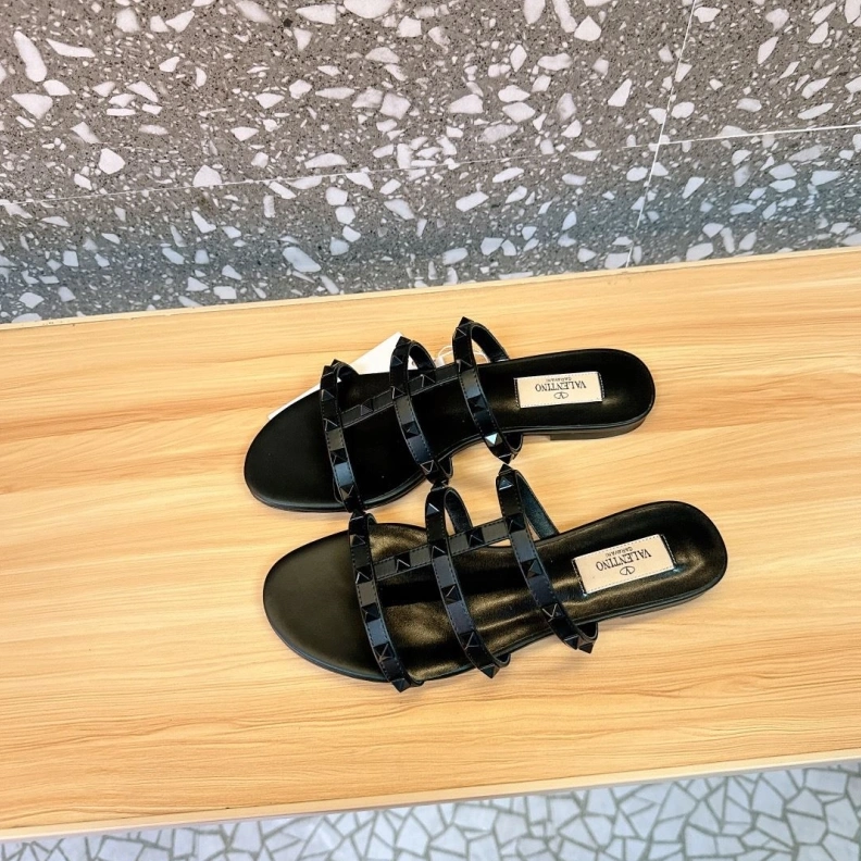 Bold Vxlxntino Sandals 229675