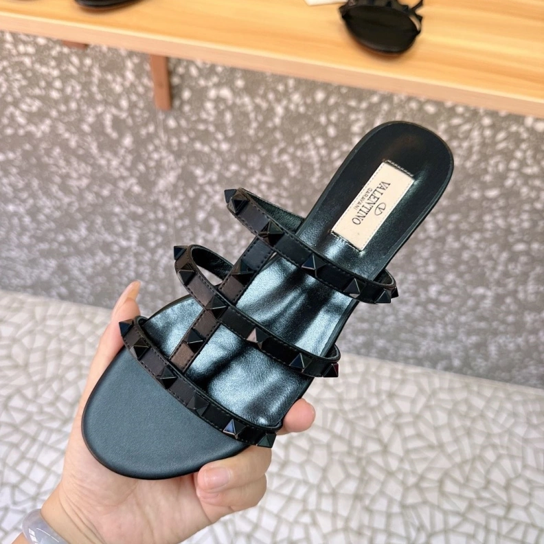 Bold Vxlxntino Sandals 229675