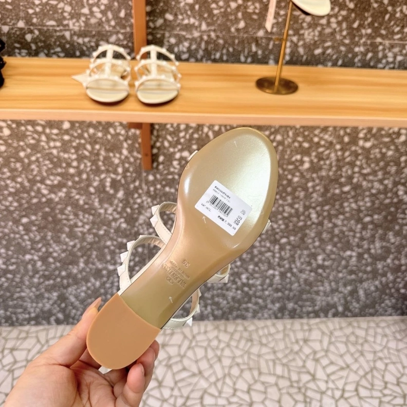 Unique Vxlxntino Sandals 229659