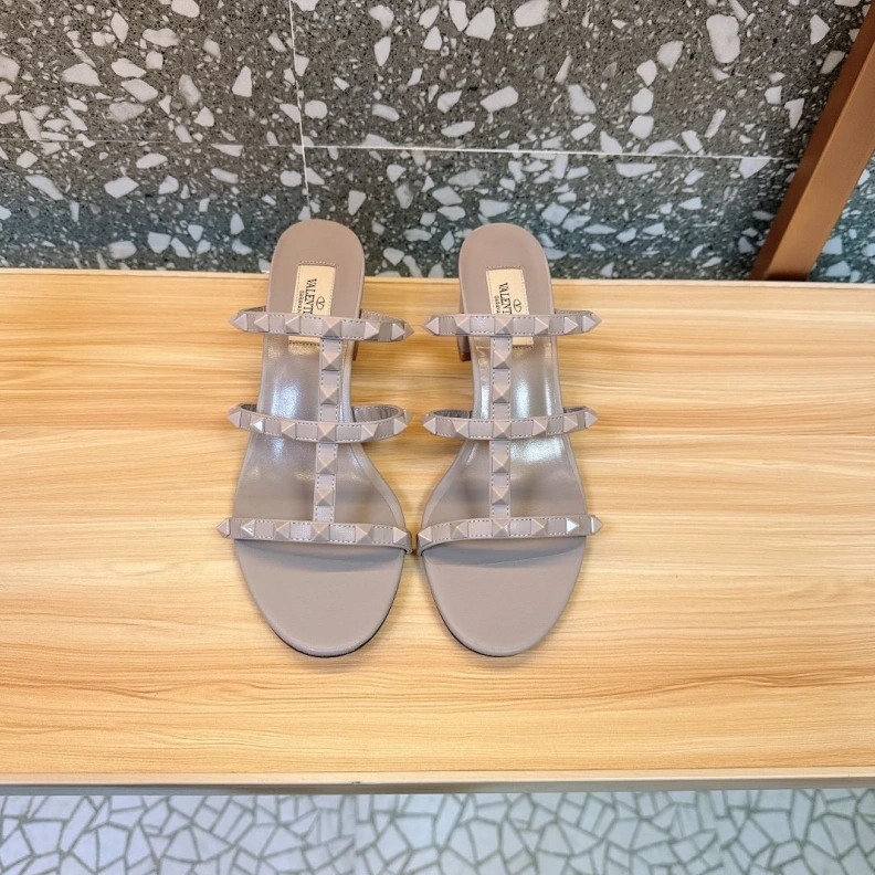 Compact Vxlxntino Sandals 229662