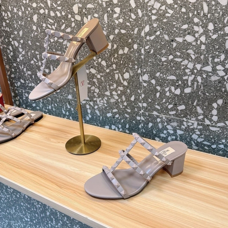 Compact Vxlxntino Sandals 229662