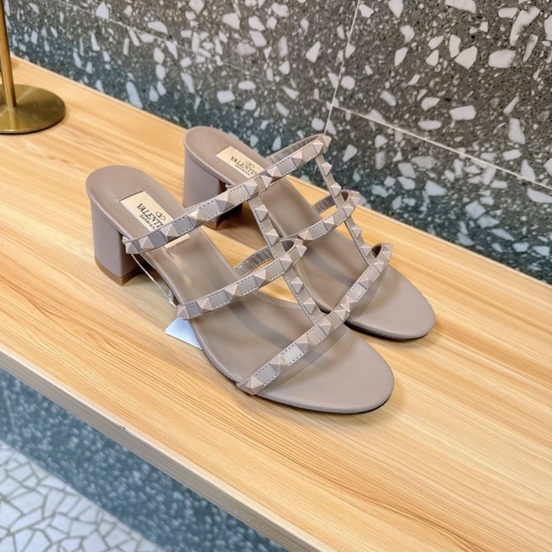 Compact Vxlxntino Sandals 229662