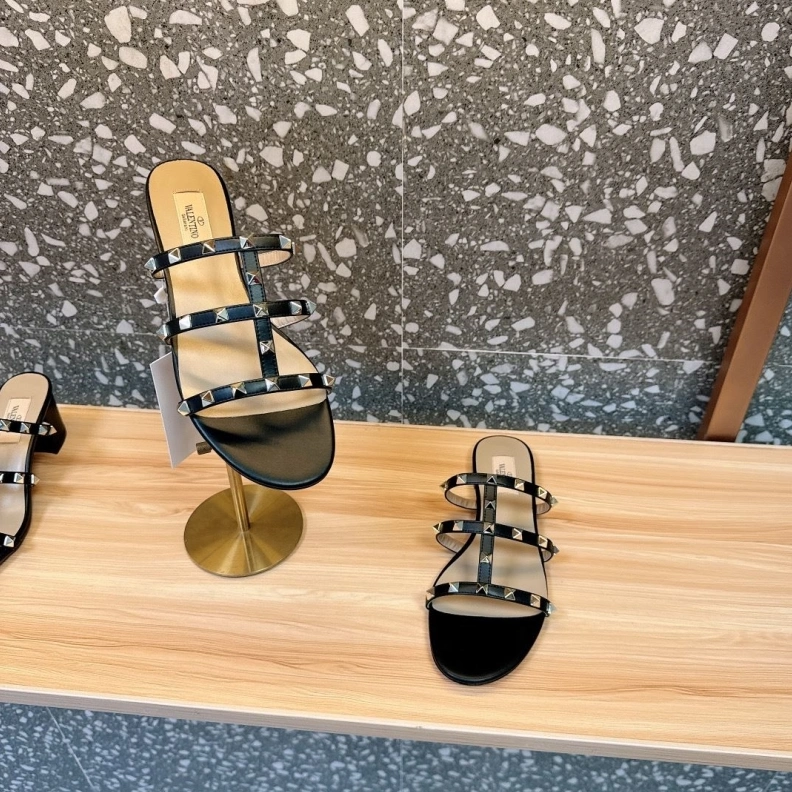 Efficient Vxlxntino Sandals 229660