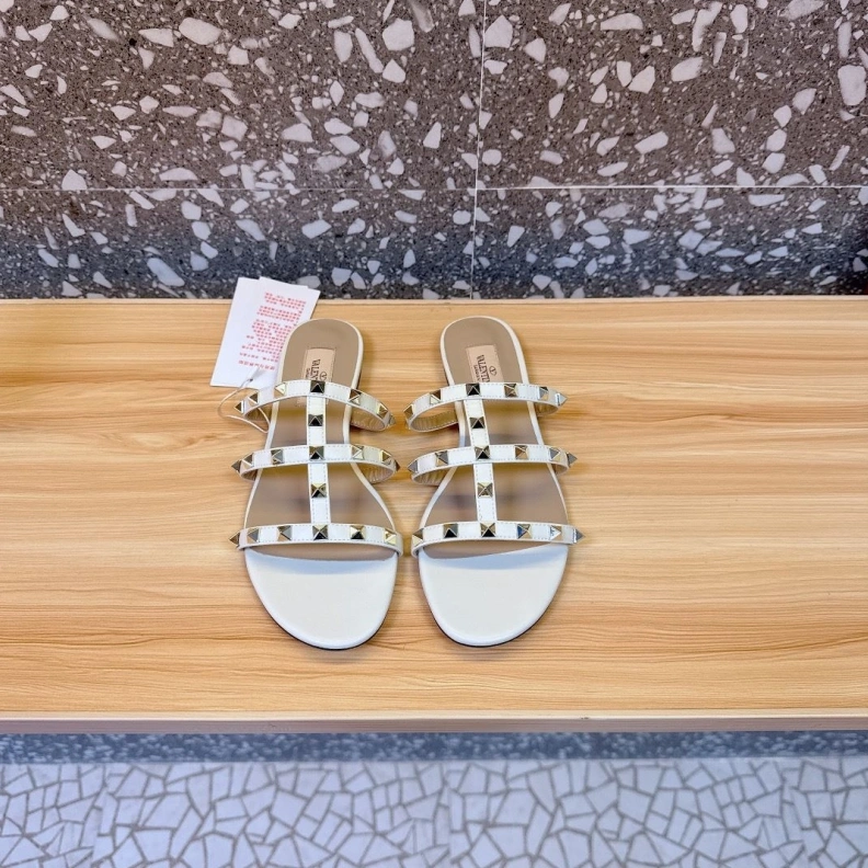Sleek Vxlxntino Sandals 229652