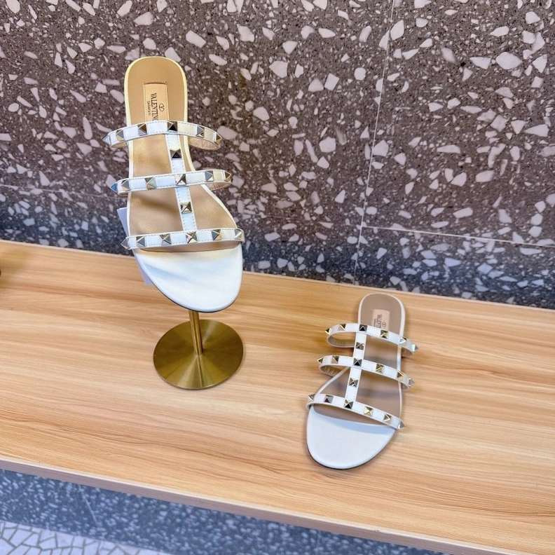 Sleek Vxlxntino Sandals 229652