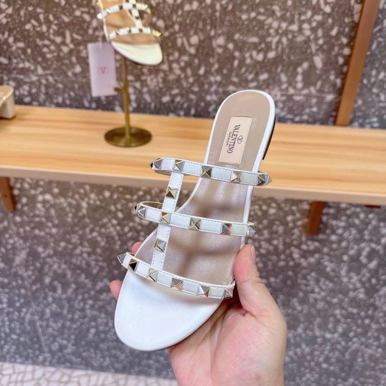 Sleek Vxlxntino Sandals 229652